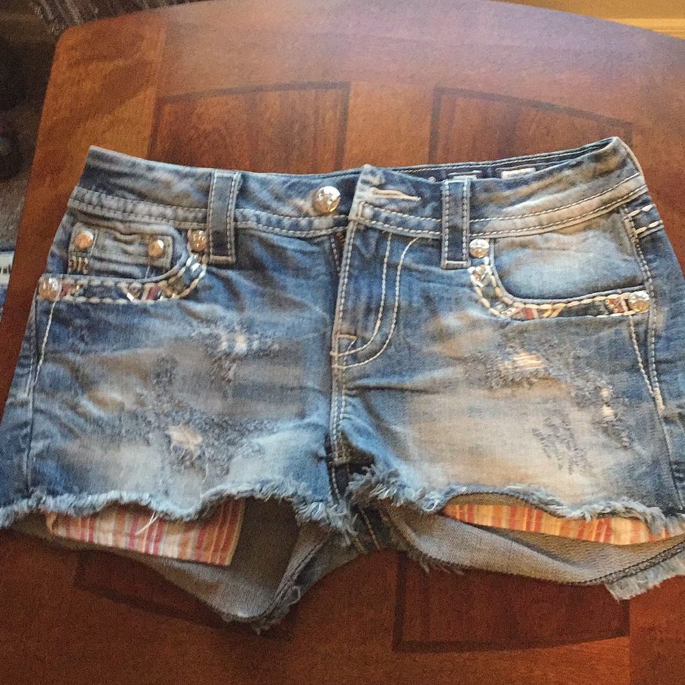 Miss me signature shorts